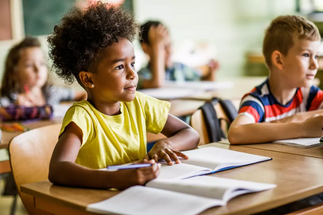 menina ensino fundamental educação